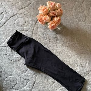 EUC lululemon train times crop size 4